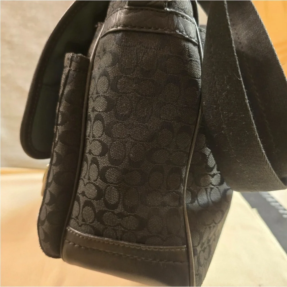 Coach Signature Black Messenger Bag - EUC